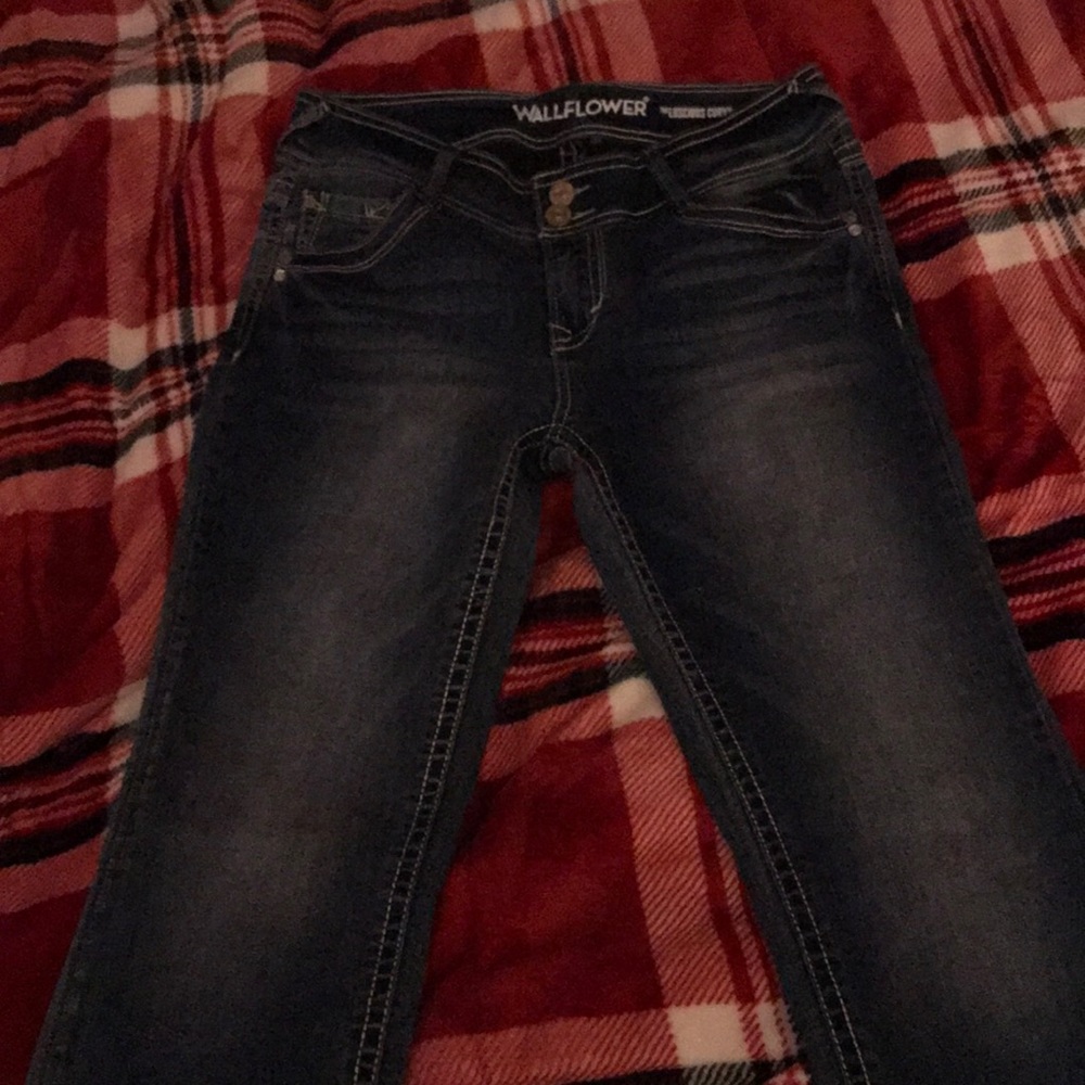 Wallflower Size 11 Curvy Bootcut Jeans